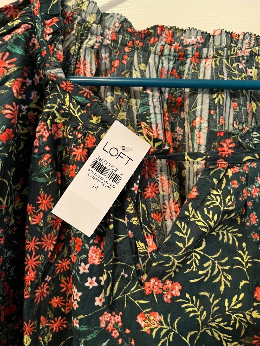 NWT LOFT Floral Puff Sleeve Top